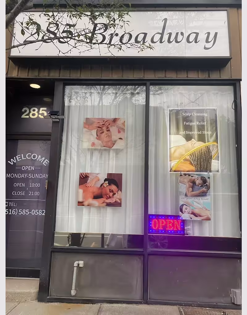 M & H Spa (New H & W Spa)