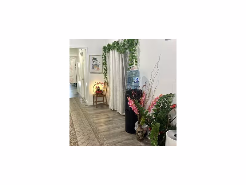 Golden Hands Health Spa