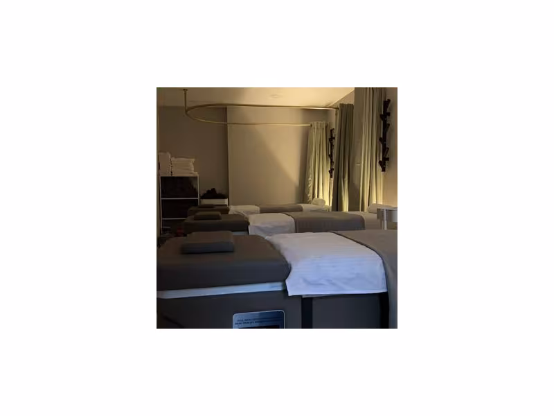J She Massage Spa