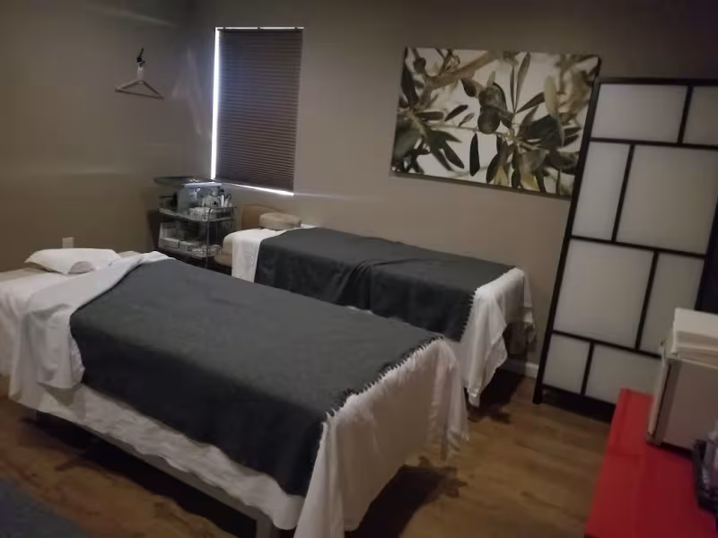 Cozy Massage & Facial